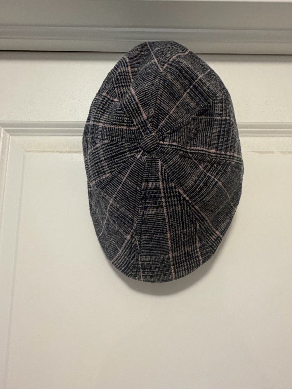 Men's Gray Plaid Newsboy Cap with Subtle Pink Accents